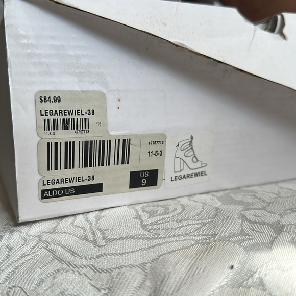 Aldo Size 9 Legarewiel Tan Sandals (lightly worn) Great Condition - Picture 6 of 6